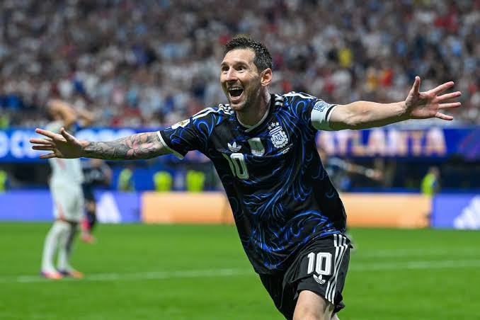 Argentina vence Inglaterra e garante presença na final do Mundial